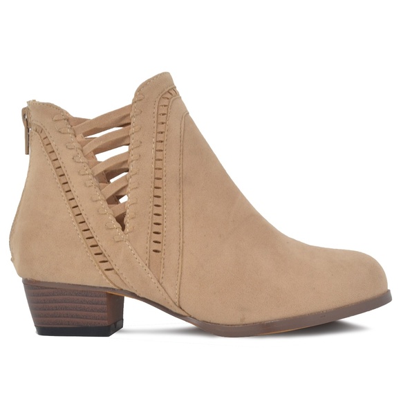 Shoes - ⭐️ Women’s Woven Ankle Bootie NUDE